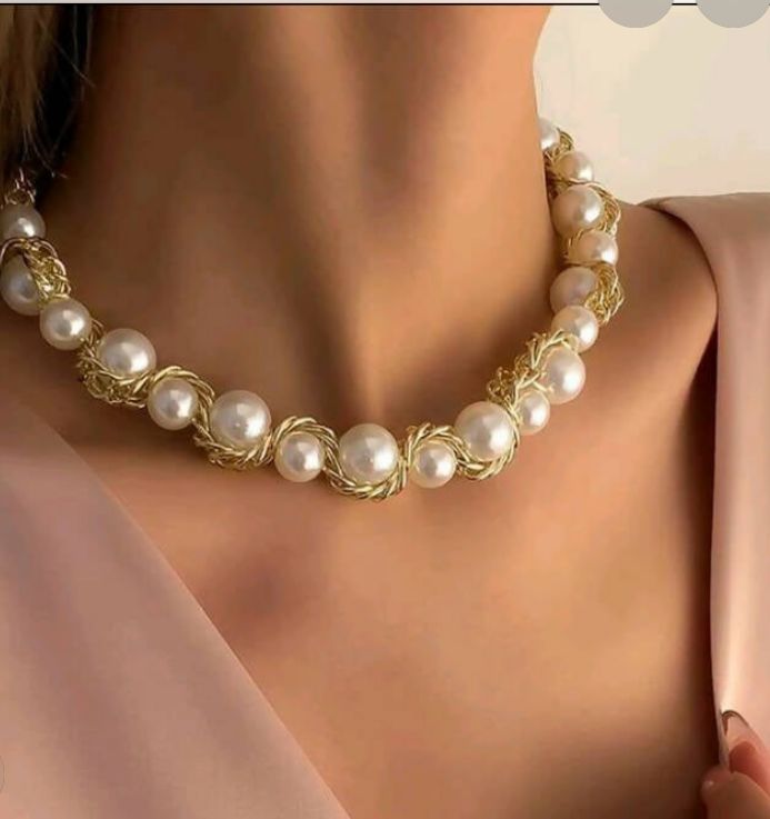 Faux Pearl Beaded Necklace
